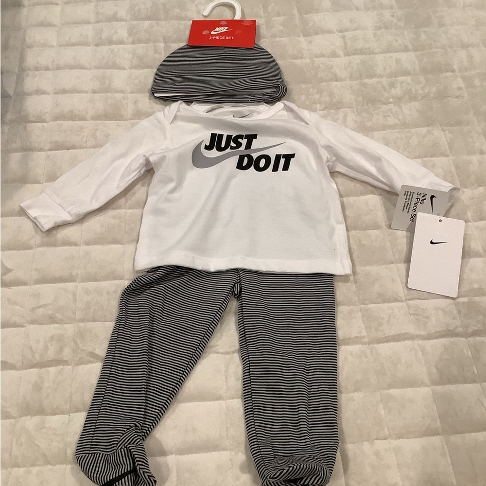 Nike White and Black 'Just Do It' Baby Matching Set